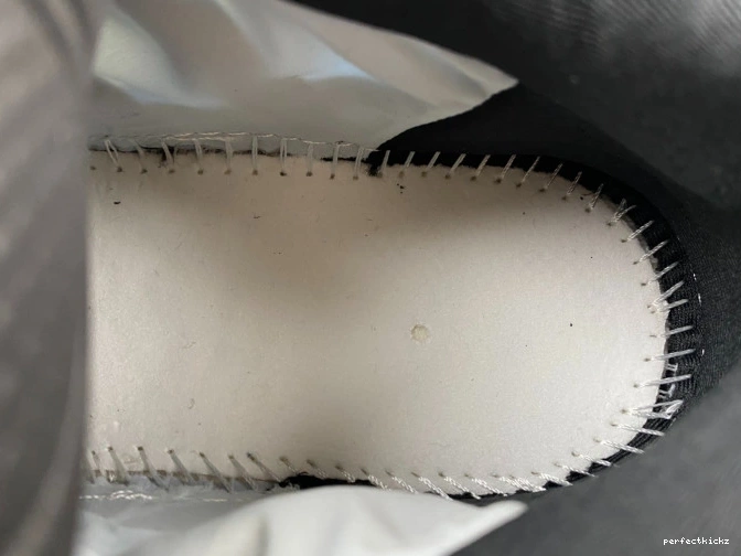 Tint GZ0711 Adidas MNVN Yeezy Boost 700 Blue 0811